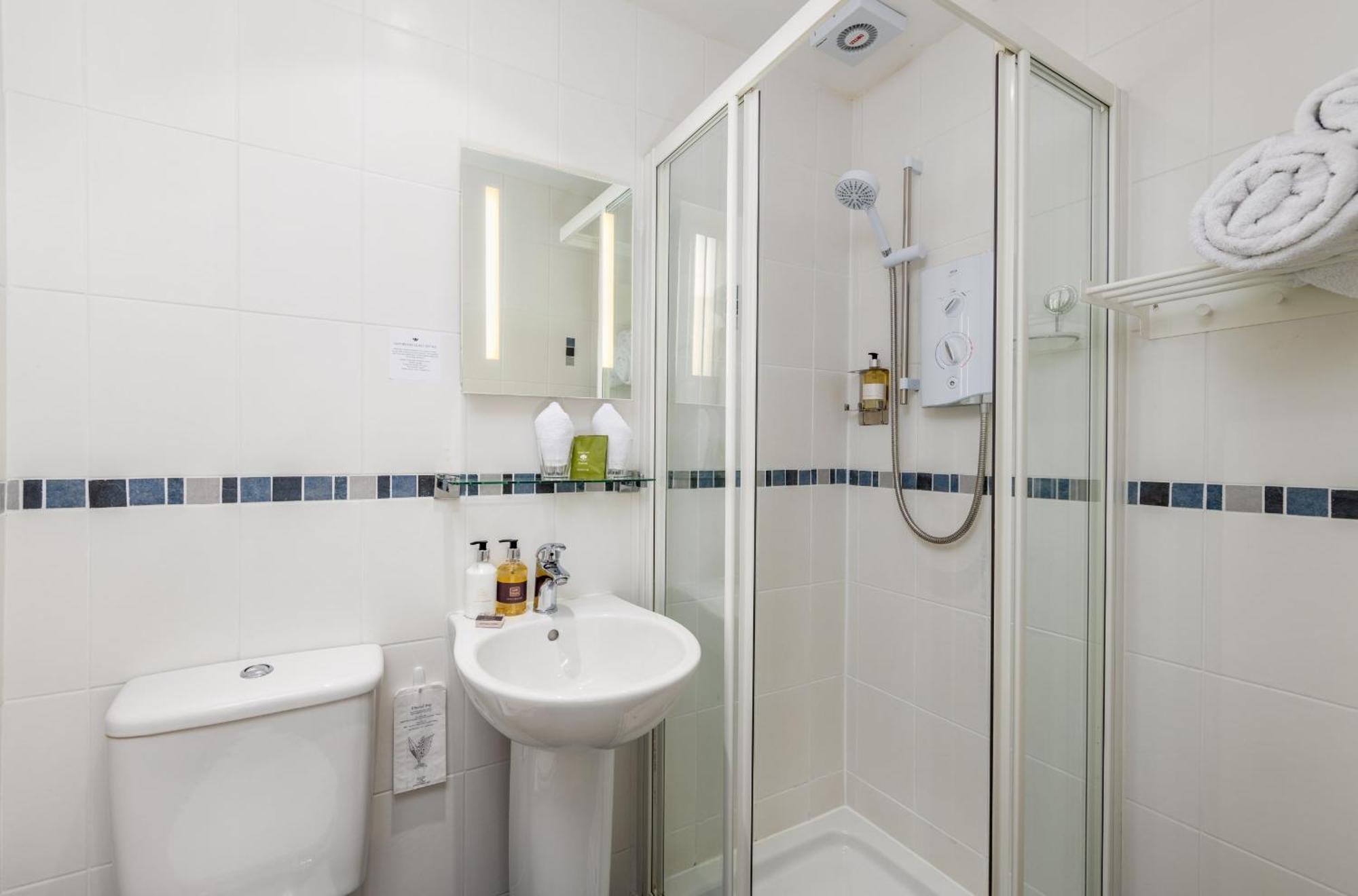 2 Cambridge Villas B & B Амблсайд Номер фото